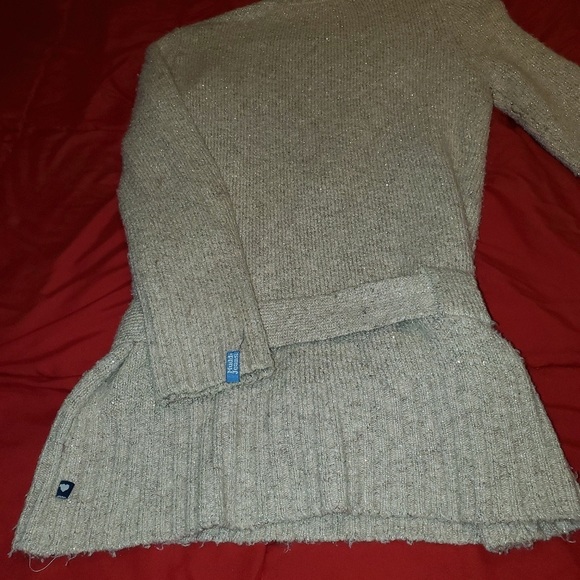 ❤️ A V-Neck pull over Sweater - Picture 2 of 4